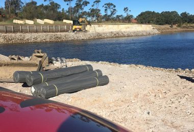 Avalon Earthworks constructing retaining sea walls northern beaches
