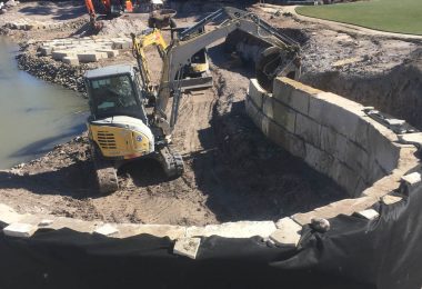 Avalon Earthworks constructing retaining sea walls northern beaches