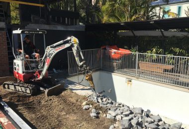 Avalon_Earthmoving Specialising in Mini Excavator Services